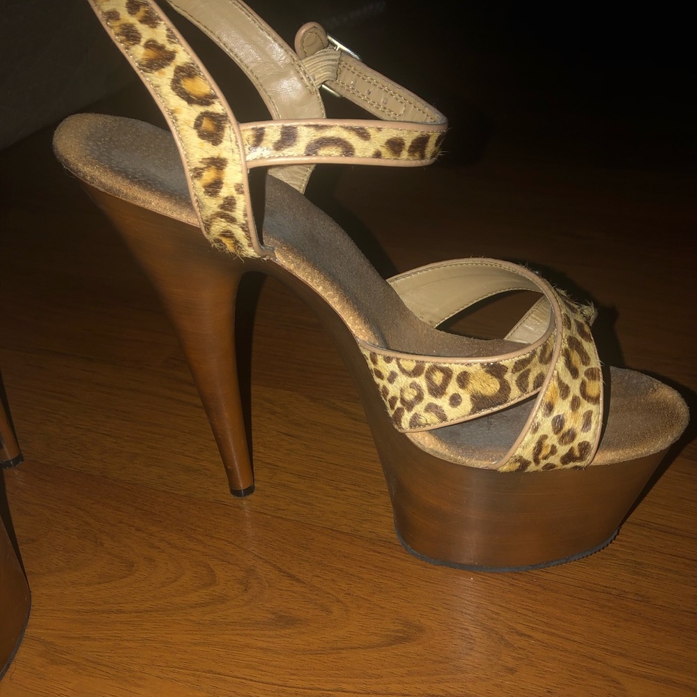 Leopard platform heels